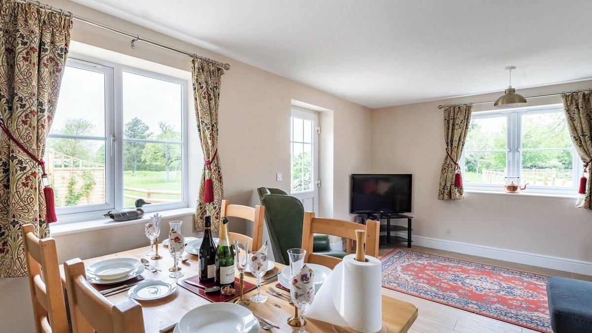 Lower Wick Cottage | A luxuriously appointed two bedroom ground floor barn.