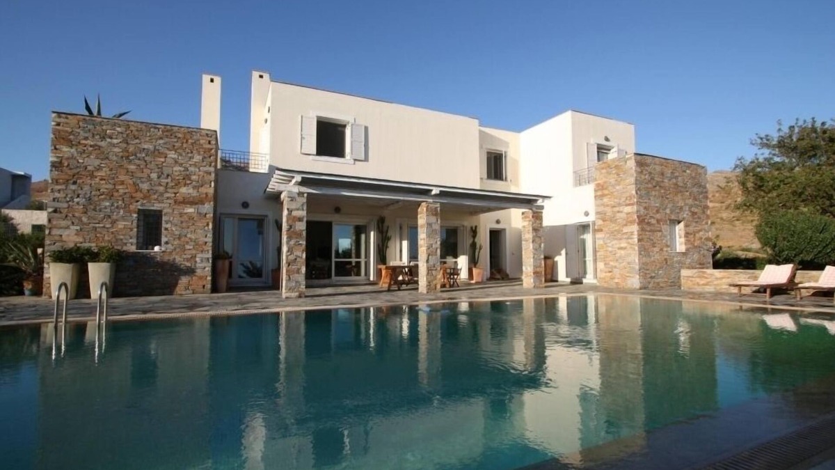 Karystos Villa | A Luxury Family Getaway With Beautiful View And Your Own Private Pool