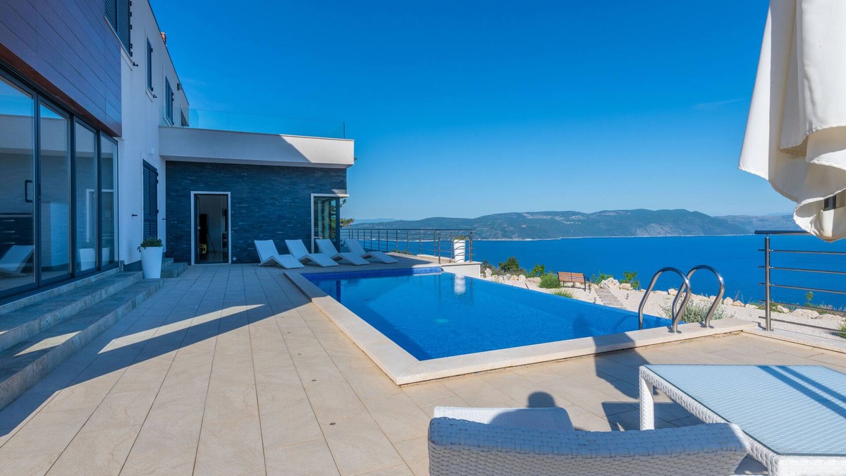 Ripenda Kosi Villa | A magical sea view, a magical villa