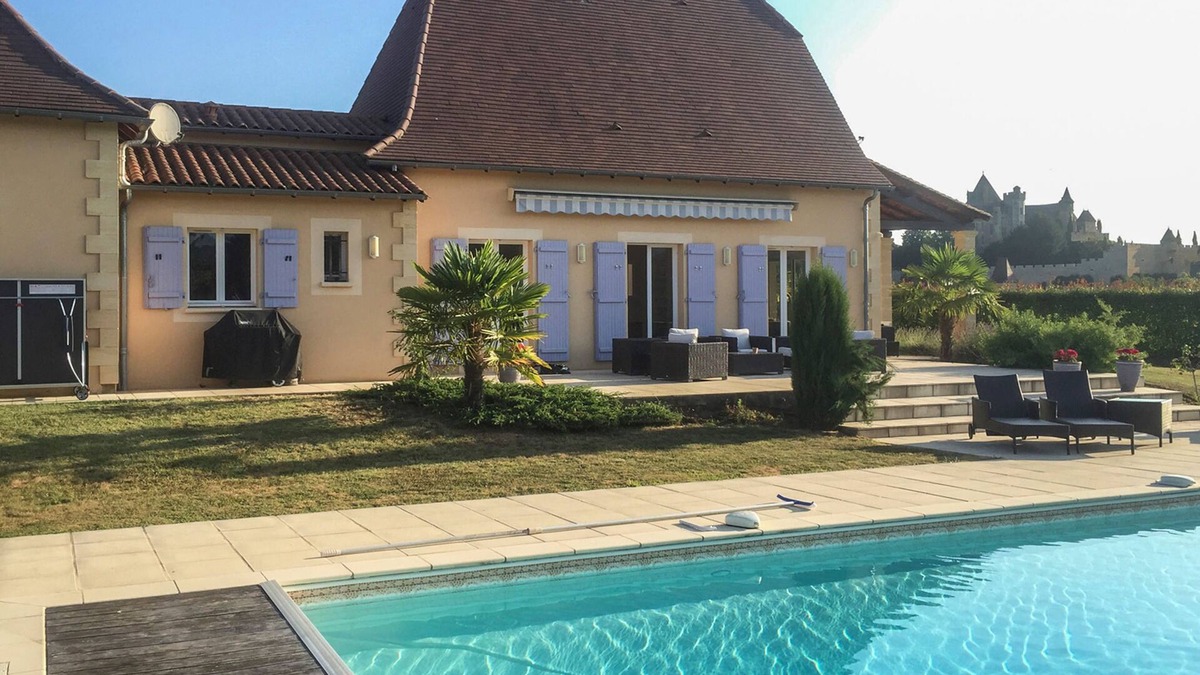 Domme House | A magnificent, modern villa offering high quality accommodation for up to 8