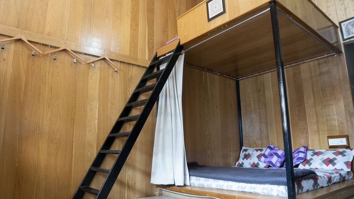 Mukteshwar Cottage | A Mountain Chalet in tranquil Haven perched amidst the breathtaking Mukteshwar.