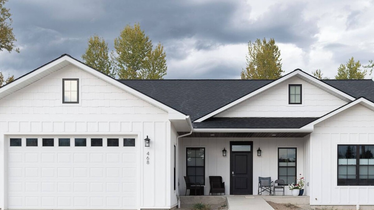Libby House | A new vacation retreat nestled along the serene banks of the Kootenai River.