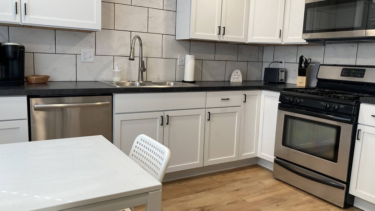 Normal Apartment | A Normal Townhouse 2 Bed 1.5 Bath 1 Mile To ISU