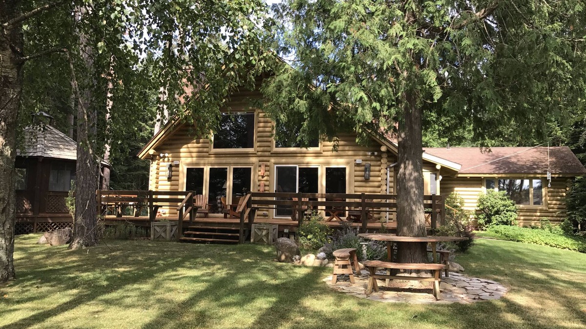 Three Lakes Cabin | A Northwoods Shangri-la/Jagdschloss Four Mile Lake/an extraordinary 83 acres