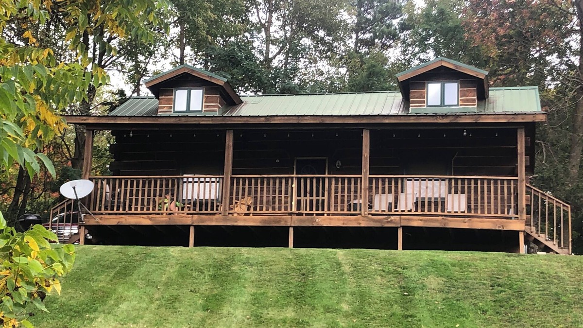 Westby Cabin | A peaceful country getaway near trout fishing, golfing, scenic view. Sleeps 2-3.