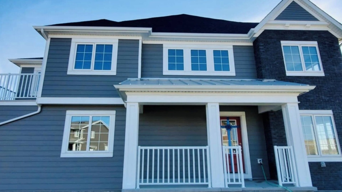 Southwest Calgary House | A peaceful cozy three bedroom, home away from home, near Spruce Meadows