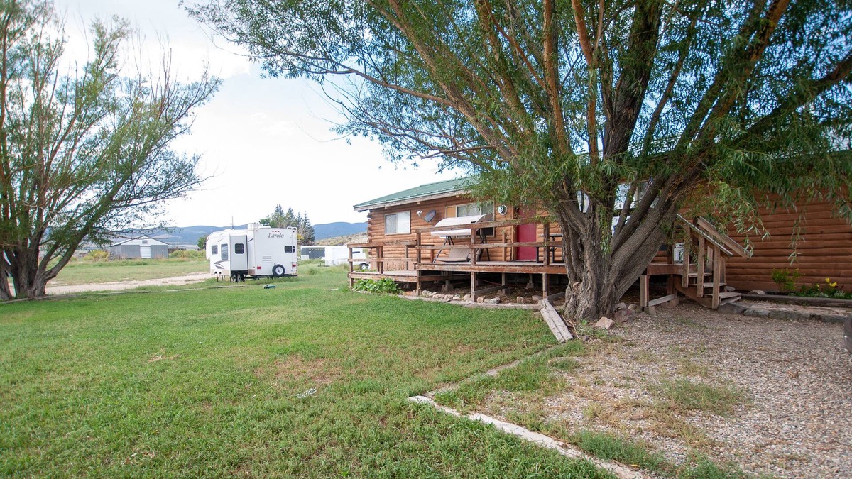 Beaver County House | A Peaceful Getaway cabin!