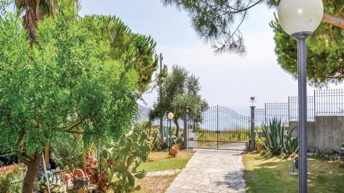 Santo Stefano al Mare House | A peaceful Paradise facing the Sea