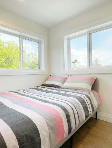 Arbutus Ridge House | A peaceful, quiet second floor room for staying