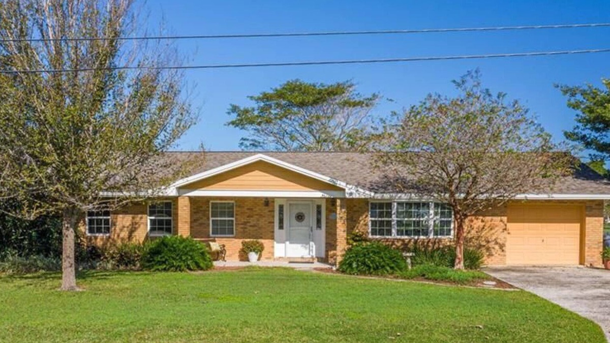 Crooked Lake Park House | A perfect place in Central Florida for boating, fishing, or a relaxing vacation!