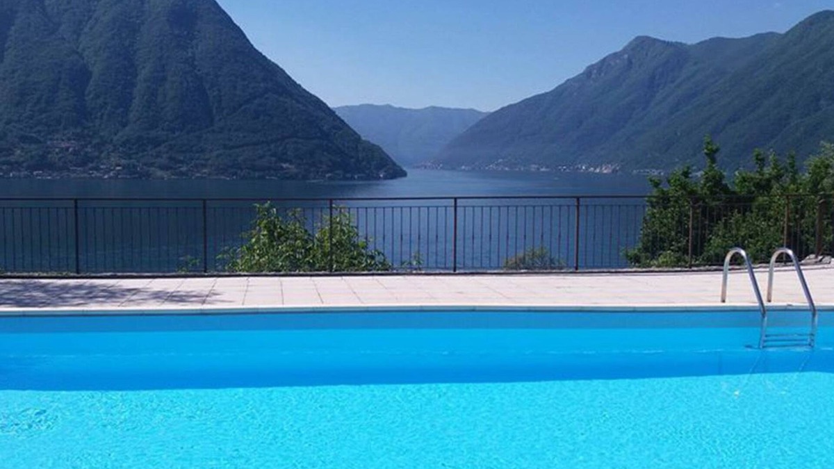 Colonno Apartment | A perfect Private 3 bed 2 bath apartment with AMAZING view over the Lake & POOL
