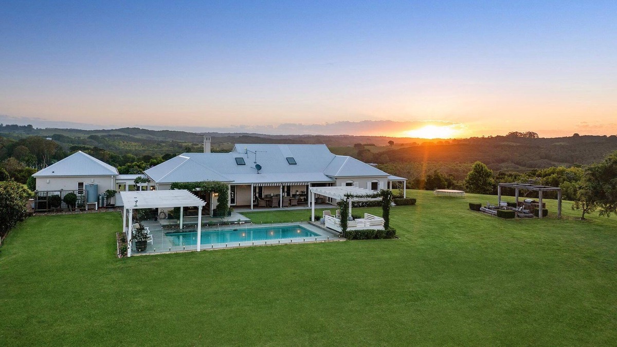 Nashua House | A PERFECT STAY - Tralisan Farm