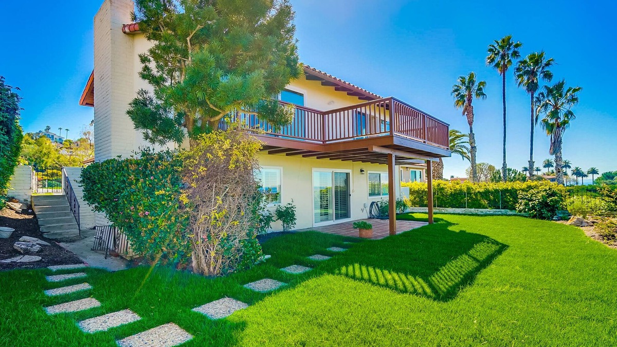 Palos Verdes Estates House | A Perfect Relaxation Destination (Longer Stay Rentals only)