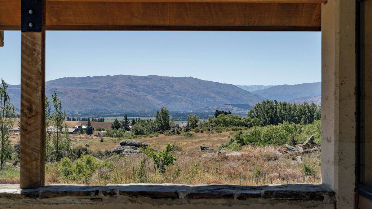 Matakanui House | A Place in Thyme - Alexandra Holiday Home