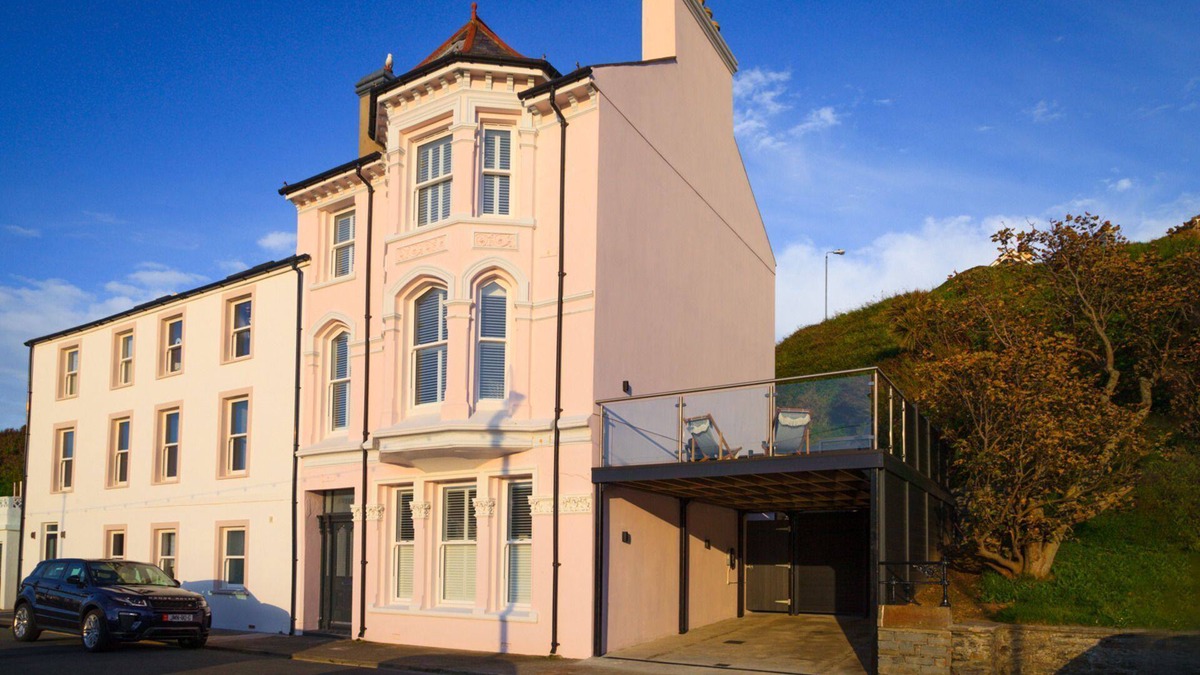 Port Erin House | A premium home on Port Erin beach, perfect for families and groups