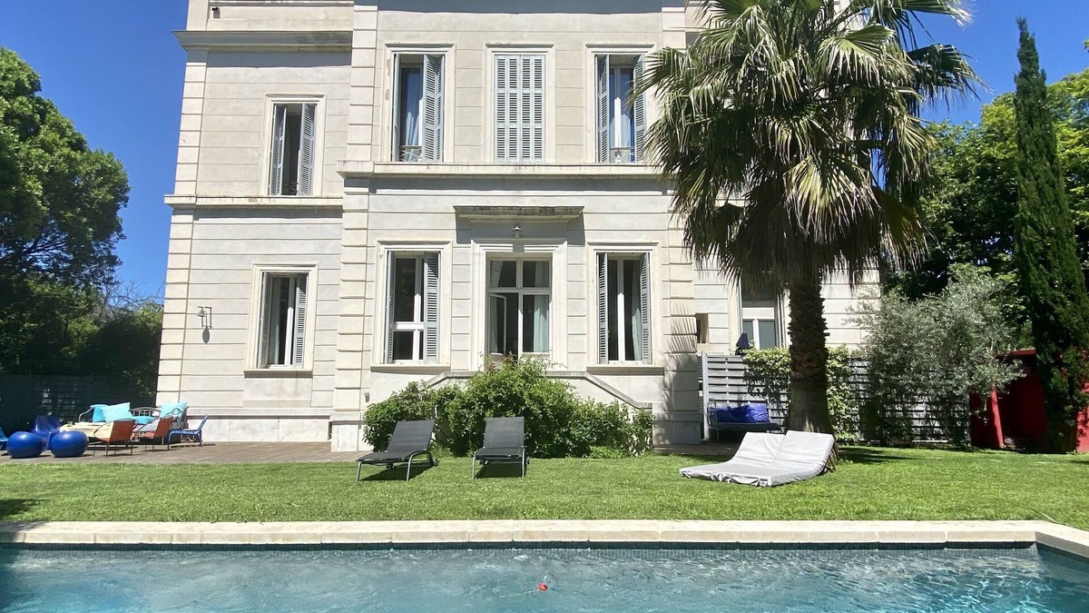 Mazargues House | A pretty house with a very pleasant garden in a lively neighbourhood.