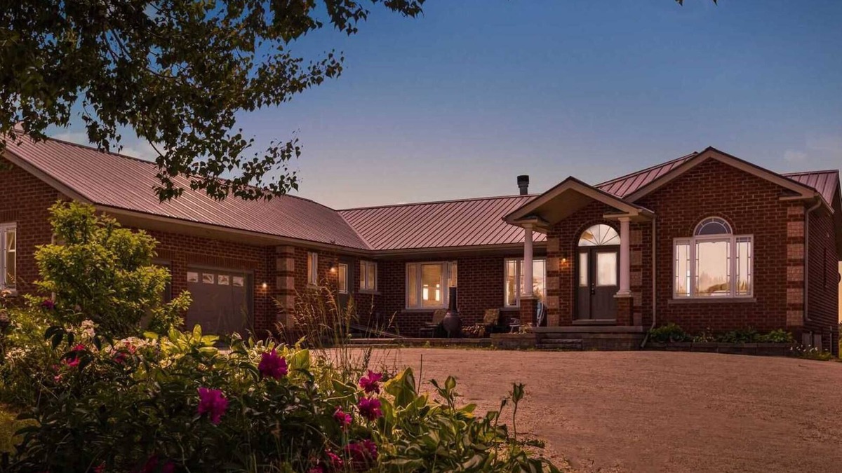 Mono House | A Private County Retreat on 35 acres!