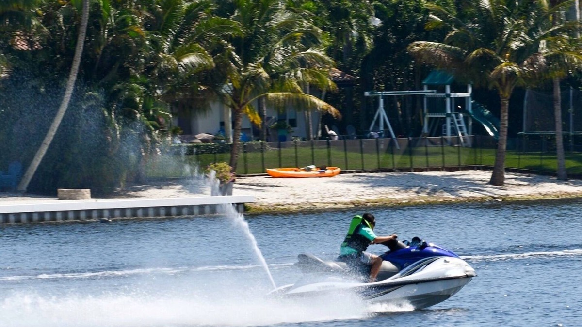 Lake Ida Shores Apartment | A private waterfront setting, in the middle of 43 acres on Lake Ida