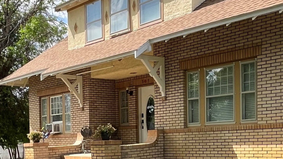 Bynum Bed & Breakfast | A quaint Bed & Breakfast in a historic home in Choteau, MT.