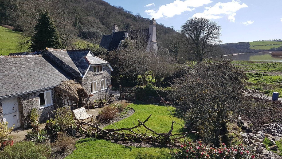 Morwellham Cottage | A quaint, riverside family cottage nestled in the heart of Tamar River Valley