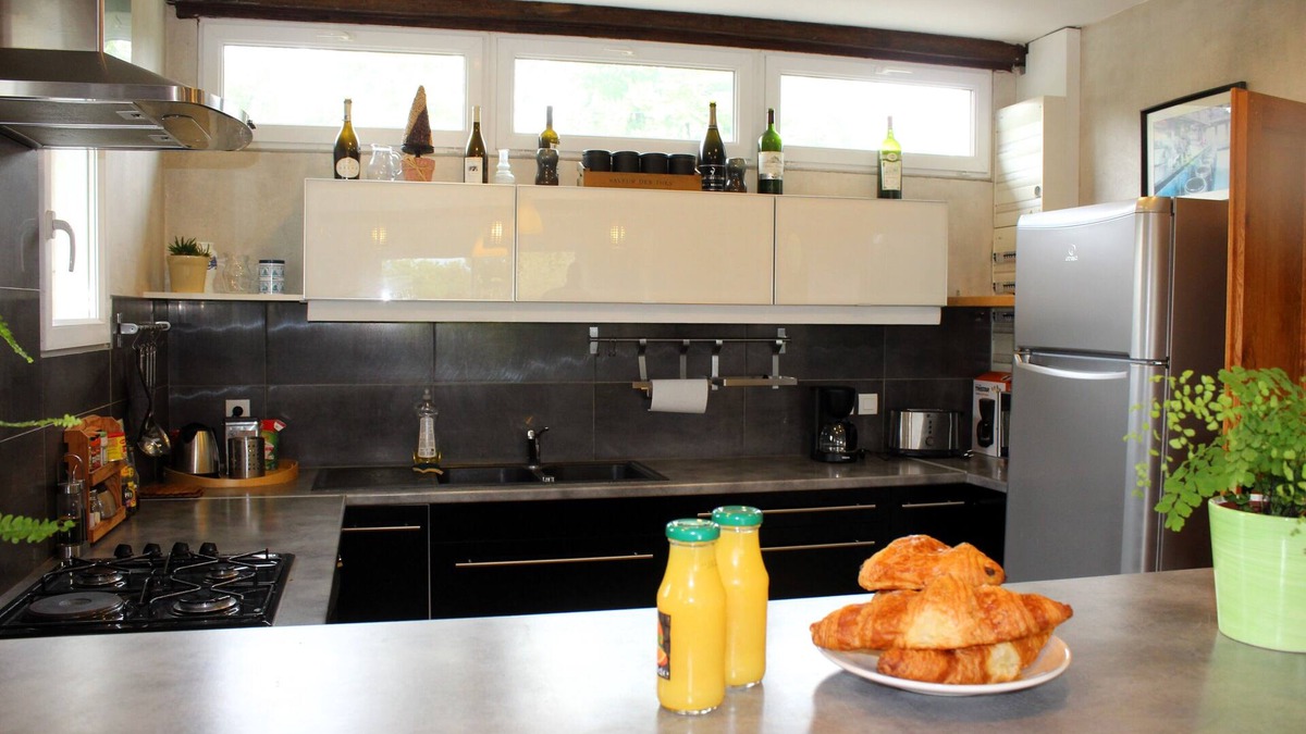 Basseneville House | A Quelques km de Cabourg, Gîte de Caractère à la Campagne: La Cave à Cidre