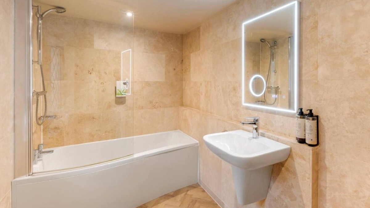 Milton Damerel House | A quiet haven in the heart of North Devon with a variety of elegant rooms.