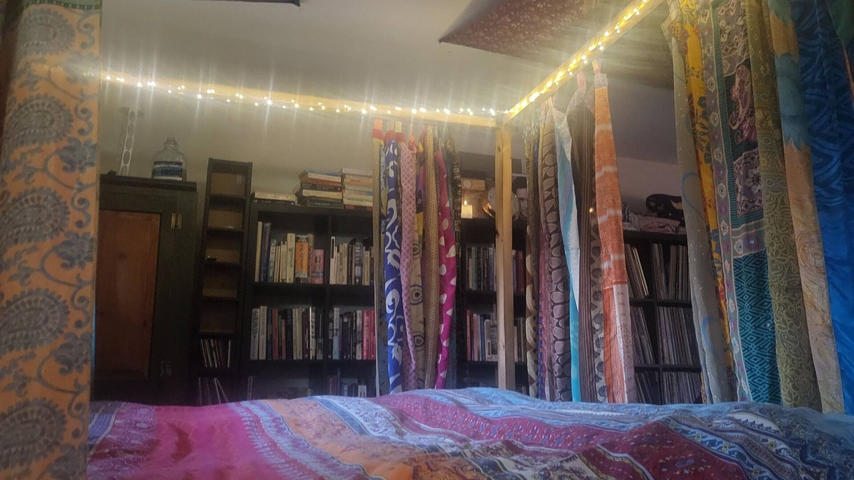 Eagle Rock Apartment | A quiet, super comfortable boho retreat in artist-friendly Eagle Rock.