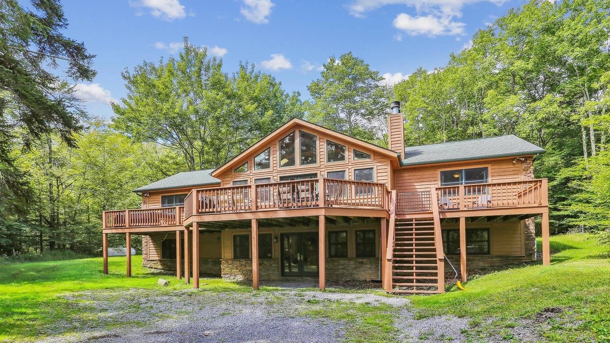 Canaan Heights House | A Rare Mountaintop Retreat That Truly Has It All