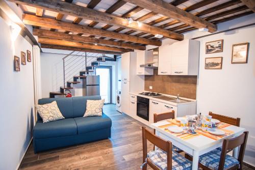 Fiorenzuola di Focara House | A refuge in the Fortress