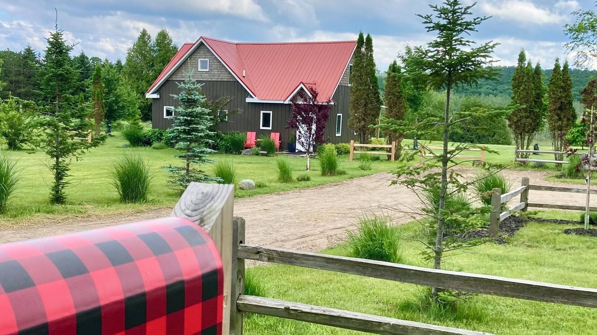 Boyne Falls House | A River Runs Through It! Charming 2-bedroom home near Walloon Lake