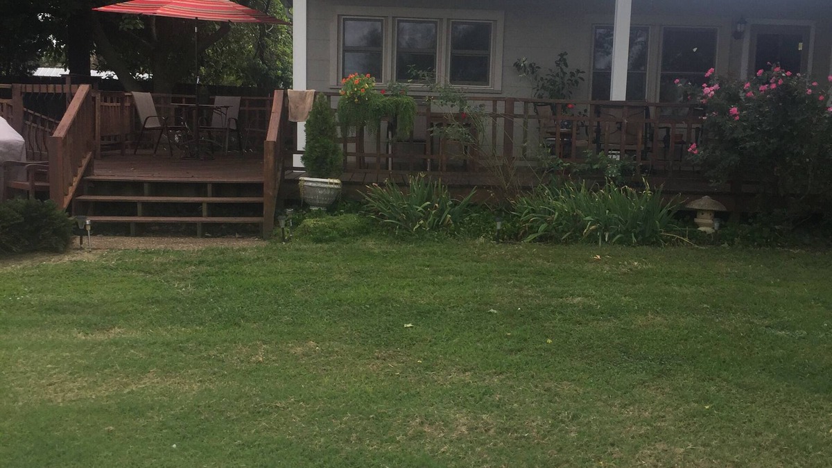 Owensboro Cottage | A Riverfront Honeymoon Retreat ~ Incredible Views Of The River!