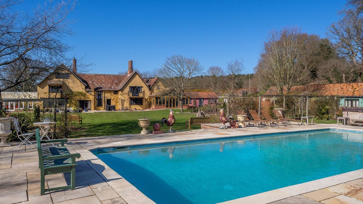 Westleton Cottage | A romantic cottage boasting onsite spa facilities