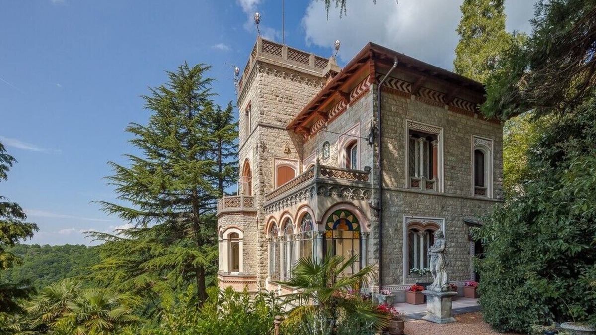Aggregazione Rionale 4 Villa | A romantic experience in historic villa with private park at SacroMonte Varese