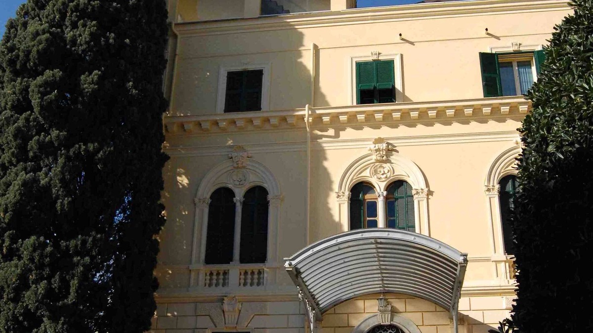 Sanremo Apartment | A Roof Between the Sky and the Sea