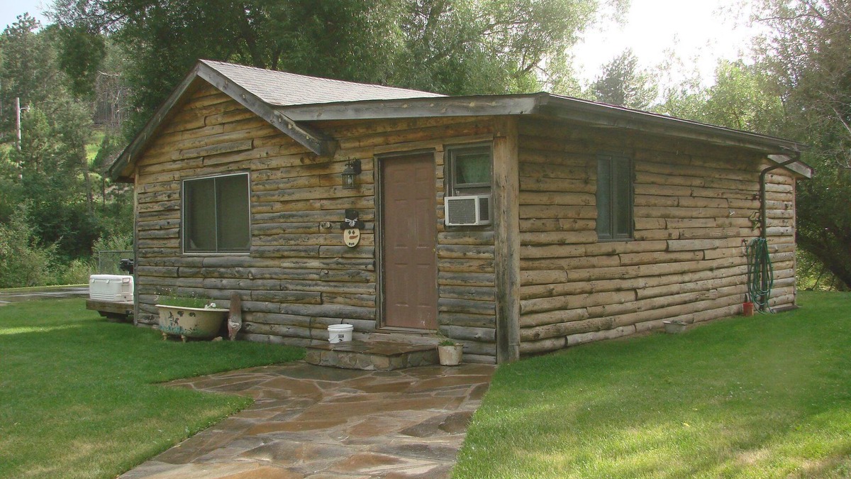 Hill City Cabin | A Rustic/modern cabin by the creek a big front yard and lots of Wildlife abound