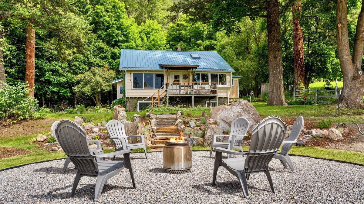 Arlee House | A serene, rustic farmhouse nestled on the banks of the Jocko River. Perfect for nature lovers, this cozy getaway offers peace, privacy, and stunning outdoor spaces to immerse yourself in the beauty of Montana.