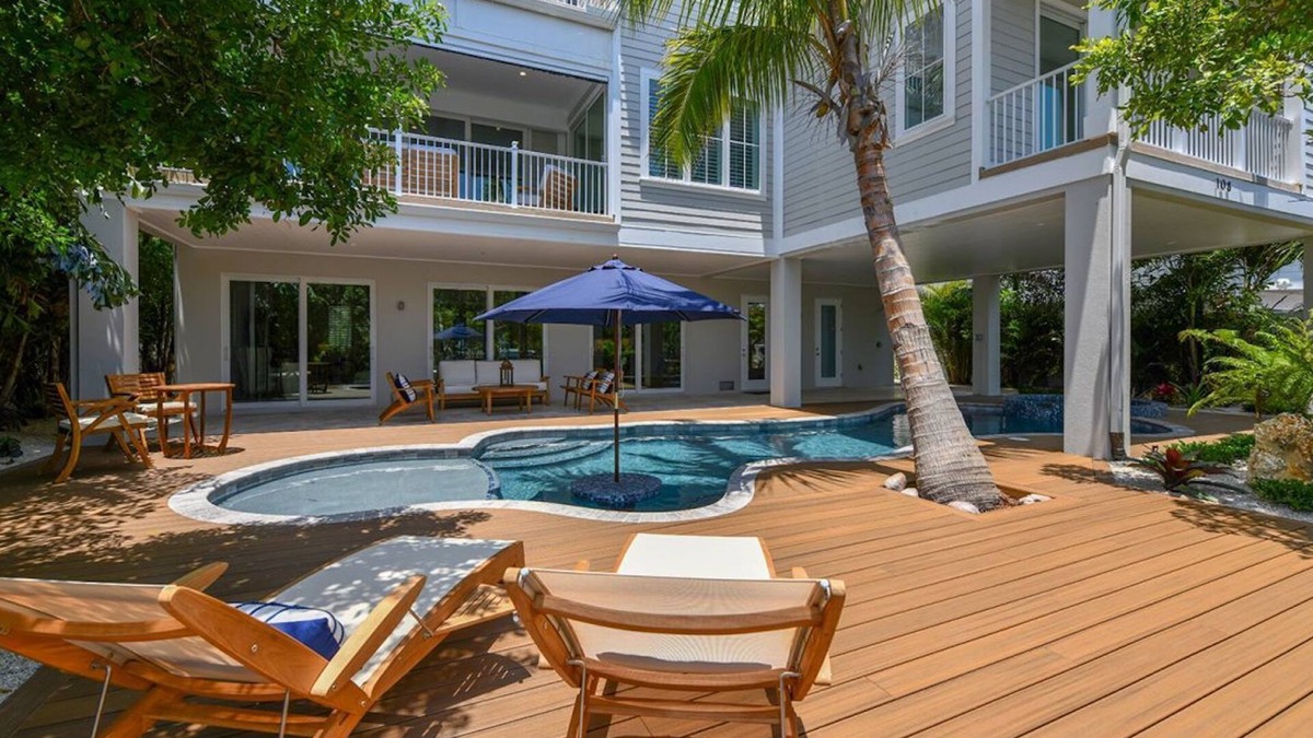 Anna Maria House | A Shore Thing – AMI Waterfront Home: Pool, Spa, Rooftop, Deck & Dock by Bean Point
