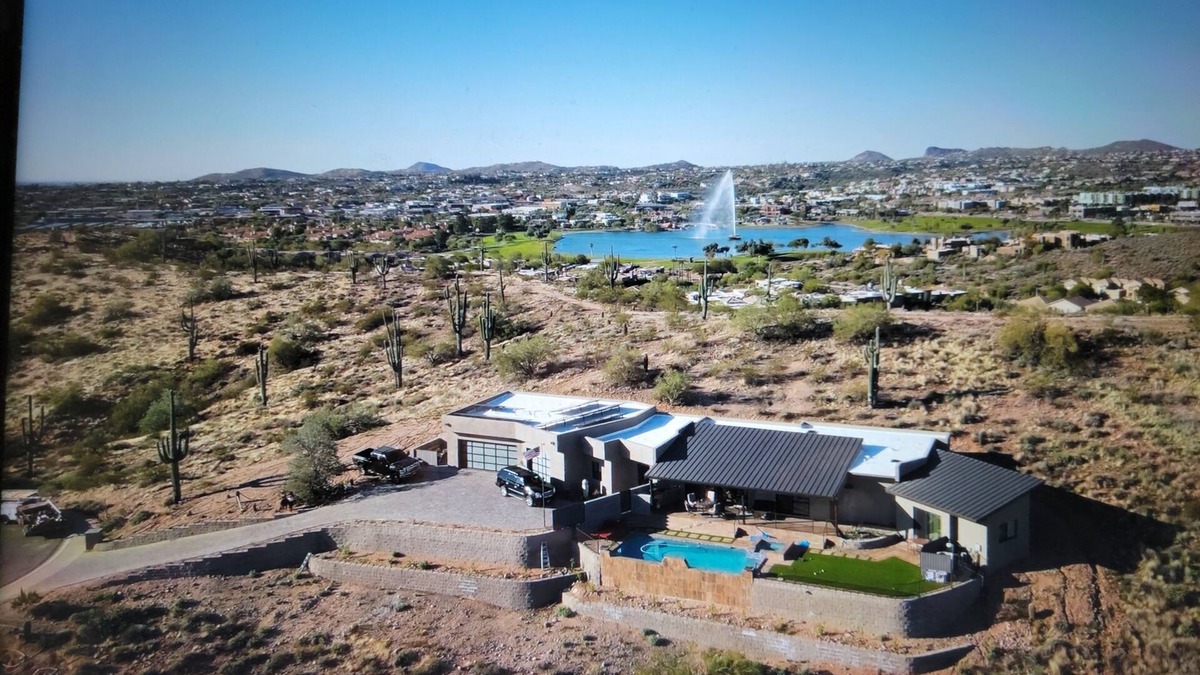 Diamante Del Lago House | A slice of heaven. Brand new home with panoramic views