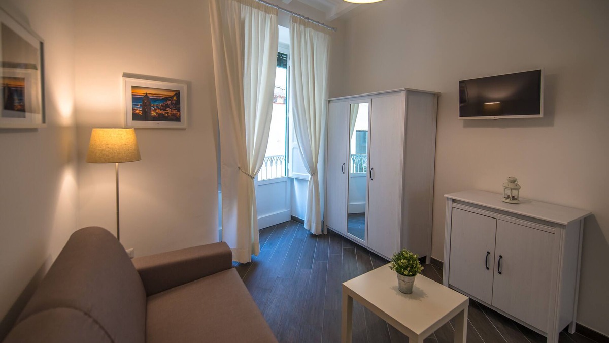 Historical Downtown Salerno House | A small wedding favor in the center of Salerno