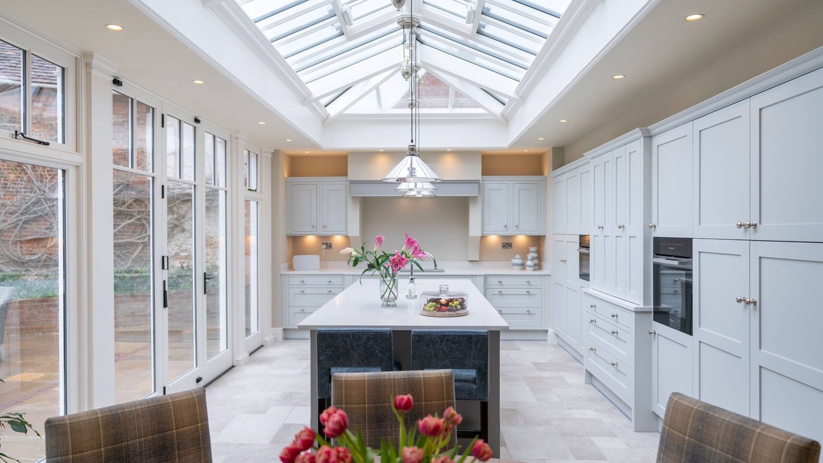 Chichester House | A spacious and grand Georgian house for 8 in central Chichester with parking.