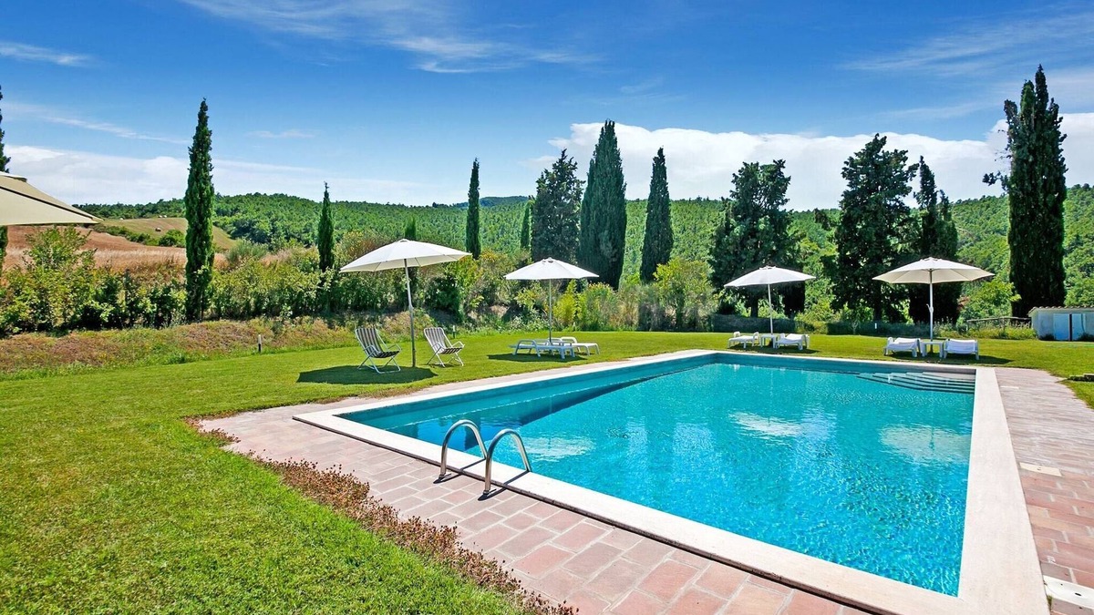 Sarteano House | A Spacious Retreat for Ten