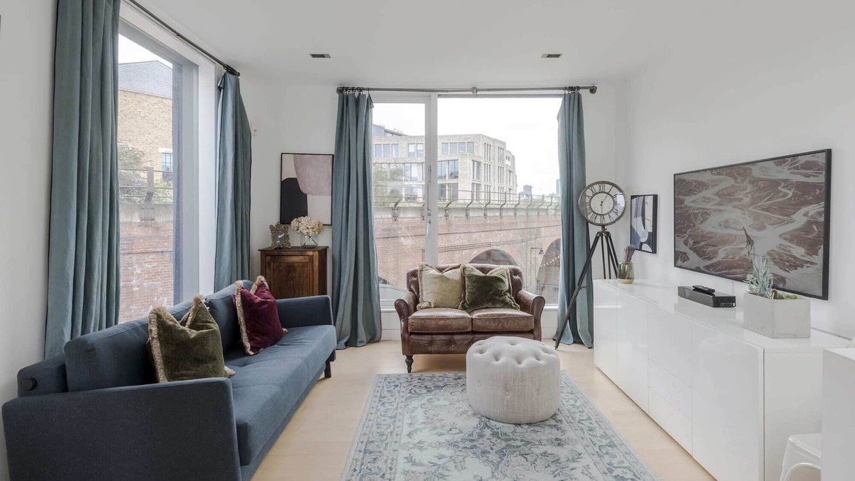 South Bank House | A Starry Starry Night - Borough - by Frankie Says