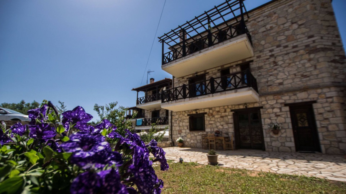 Nea Propontida House | a stone house that impresses with its beauty