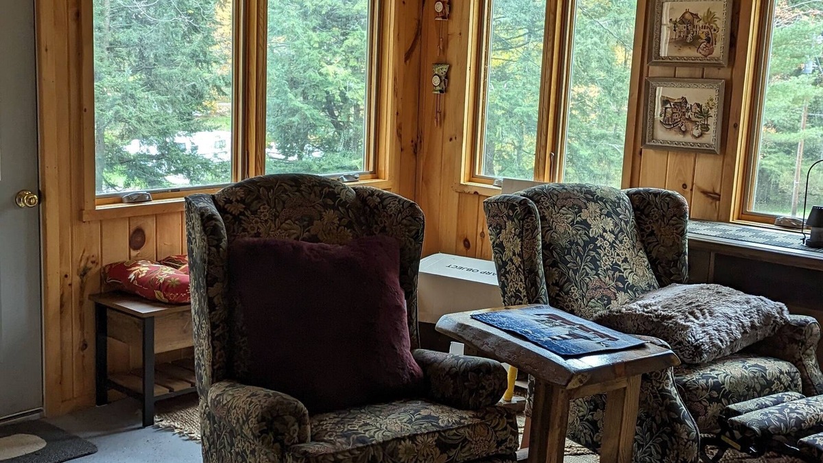 Crystal Beach House | A Stones Throw home from Lake Bomoseen and Crystal Beach w/large yards, parking