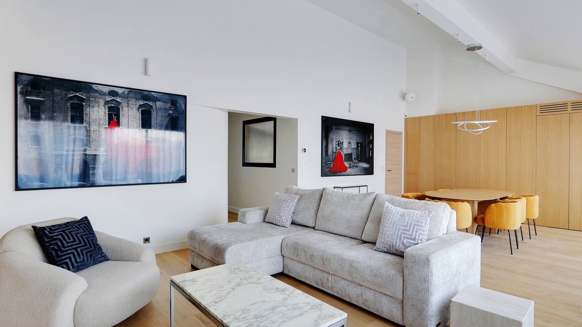Porte-Dauphine Apartment | A Stunning 2BR/2BA Place Victor Hugo