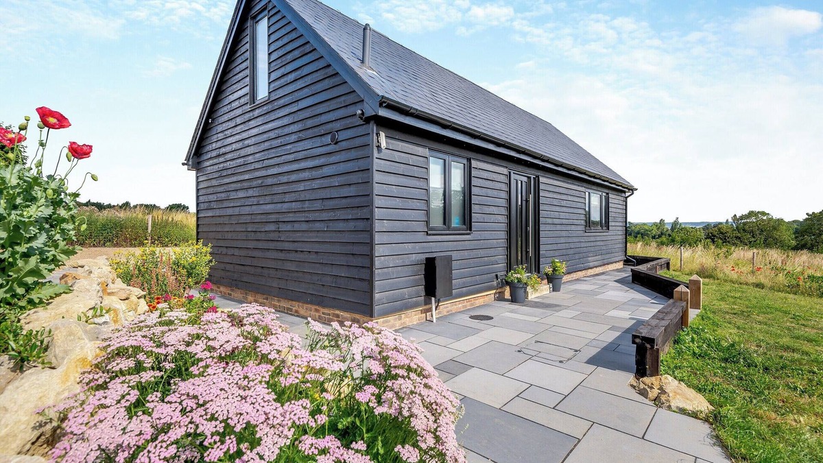 Maidstone Cottage | A stunning property in beautiful location with some amazing views.