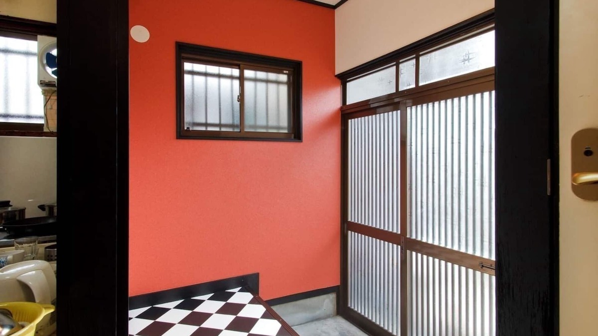 Higashi-osaka House | A sunny corner room Antivirus measures implement/Higashiosaka Ōsaka