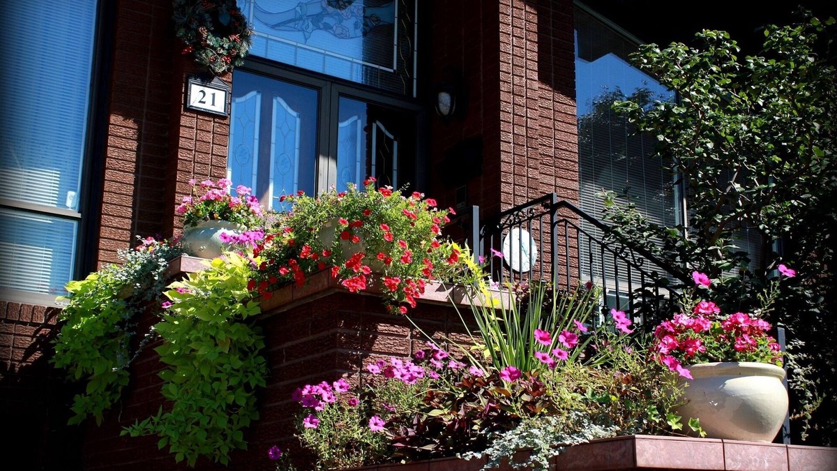 Humber Summit Apartment | A Sweet Suite in a Stunning Chalet-style Home - YYZ