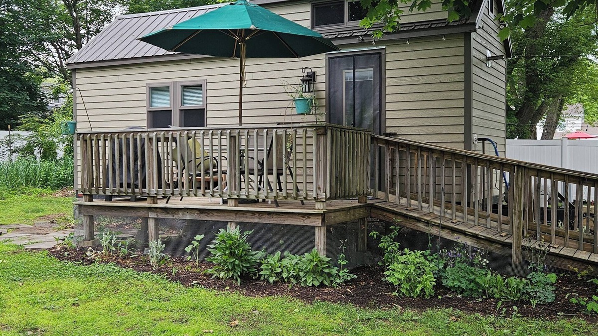 Pawcatuck Cottage | A Tiny Escape - Charming Eco-Friendly Retreat Awaits in Stonington