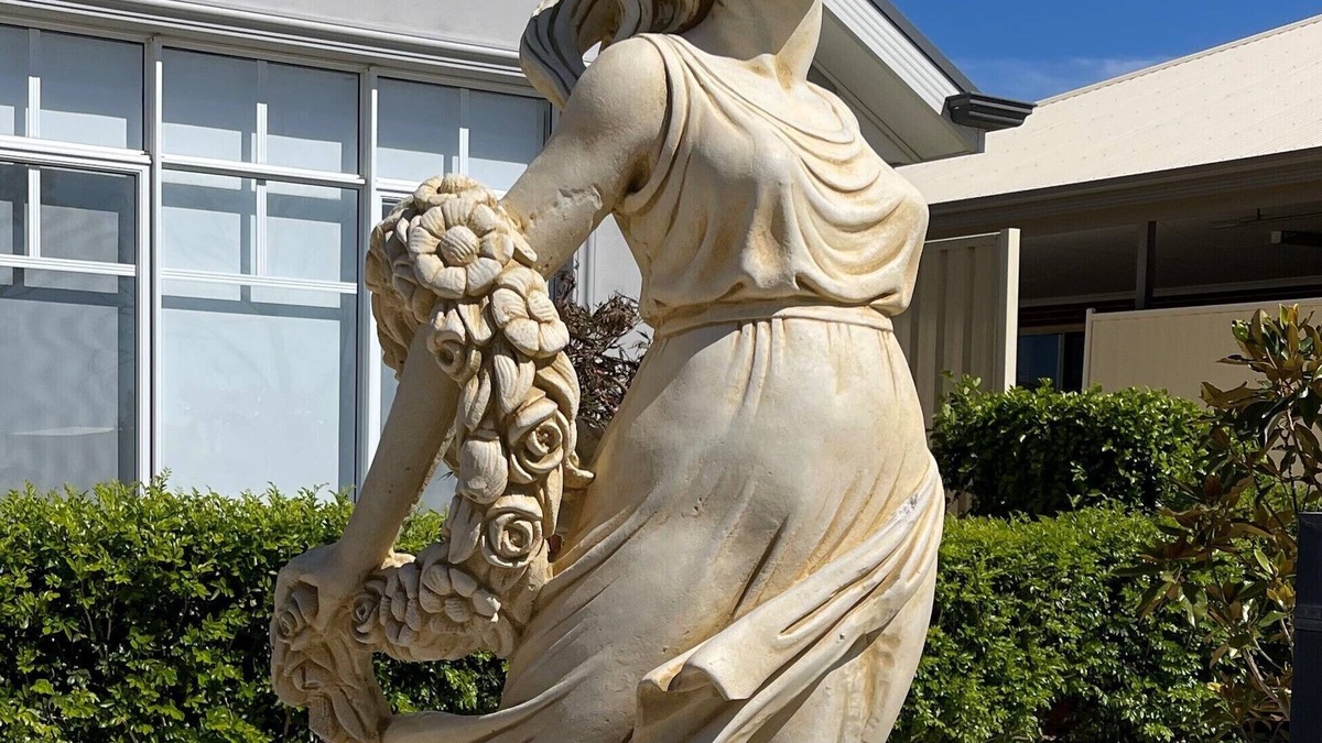 Mildura House | A touch of class 5BR luxury whole house at Mildura